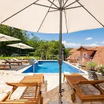 Four-bedroom In Grubine