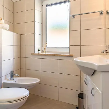 Four-bedroom In 度假居 *