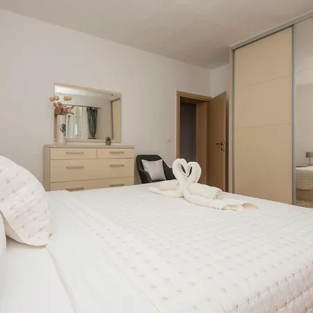 Four-bedroom In Grubine
