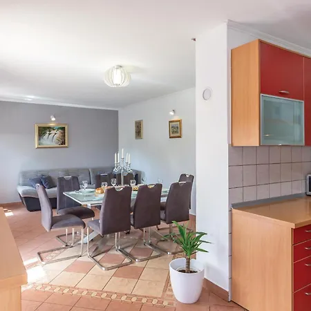 Four-bedroom In 度假居 Grubine