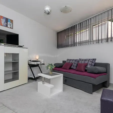 Ferienhaus Four-bedroom In Grubine